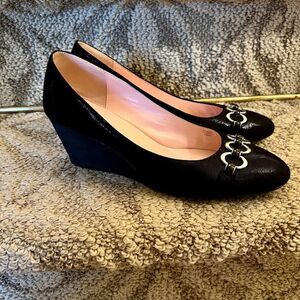 EUC Taryn by Taryn Rose Kerrin Black Shimmer Wedge Heels Shoes Size 8 M